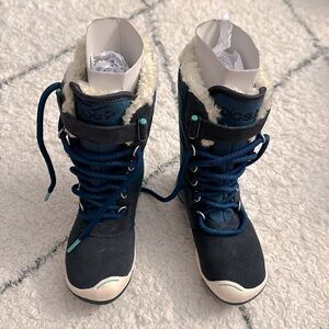 New in box - Plae boots - Style: Jack - Color: navy blue - size 8